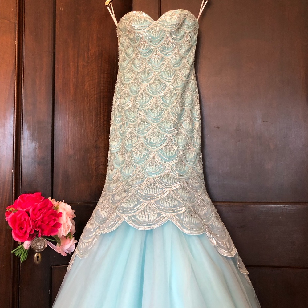 Sherri Hill Mermaid prom pageant gown baby teal blue silver sequins size 0